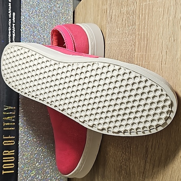 Sneakers - Picture 3 of 6